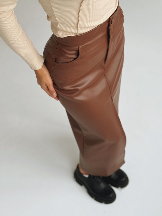 Миди юбка из экокожи с вырезом коричневая, Коричневый, XS 